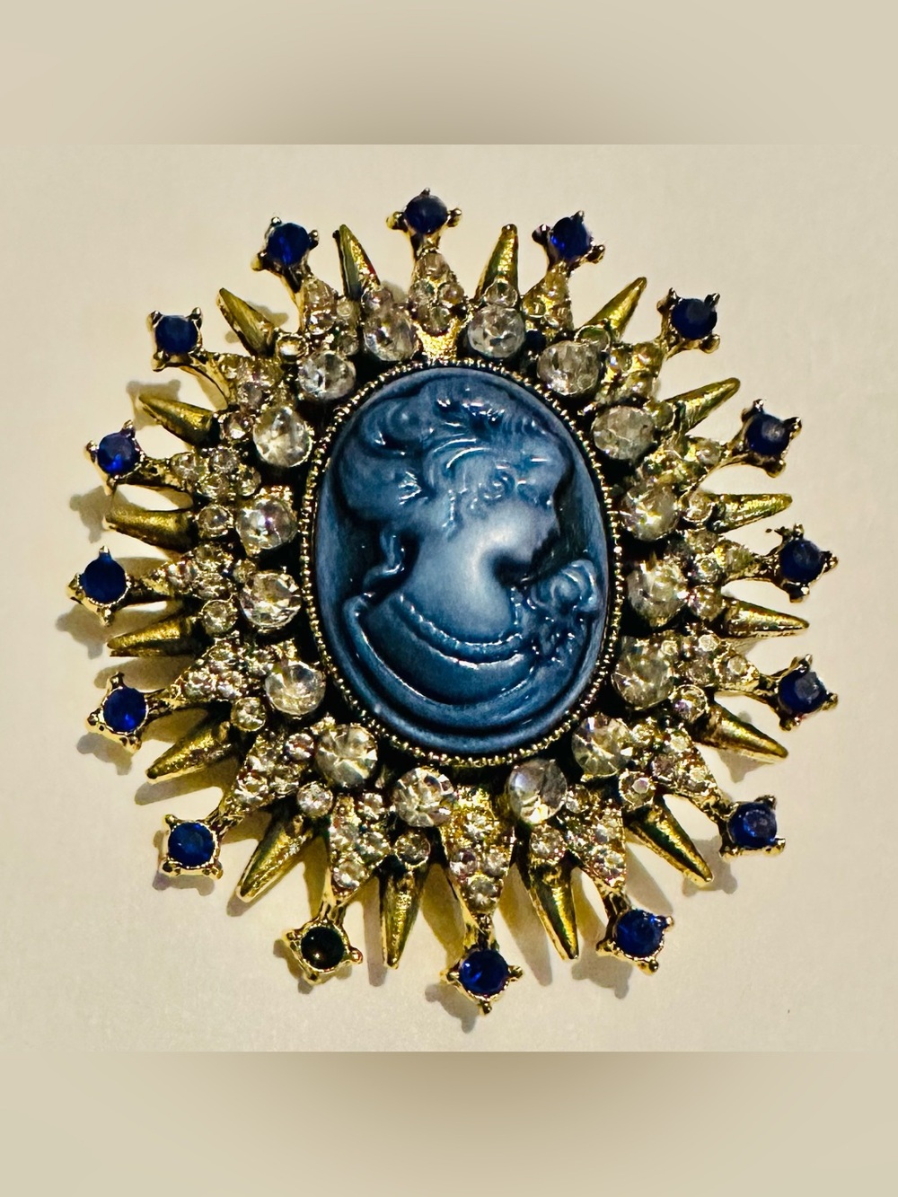 Vintage-Inspired Blue Cameo Like Sunburst Pendant Brooch Gold Tone